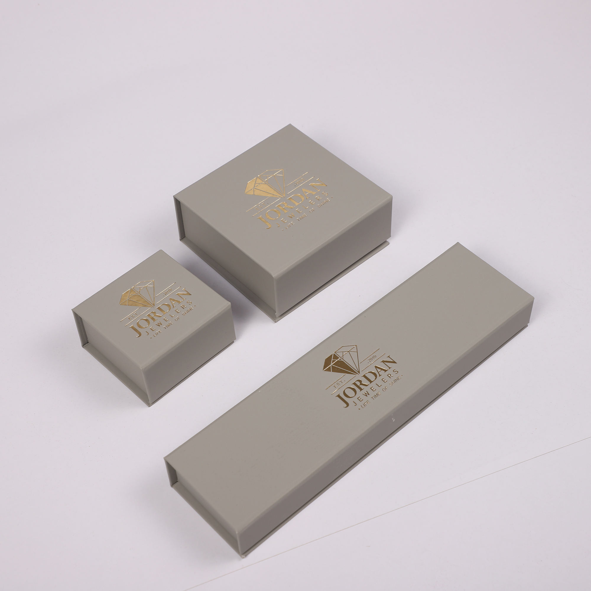 Hộp đựng trang sức - hộp nam châm ép kim logo - Ảnh 4